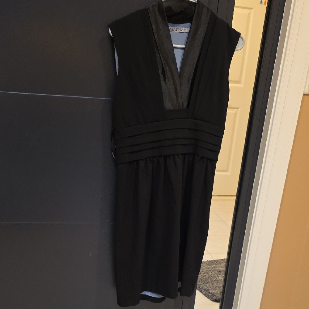 Marc New York Black V-Neck Midi Dress